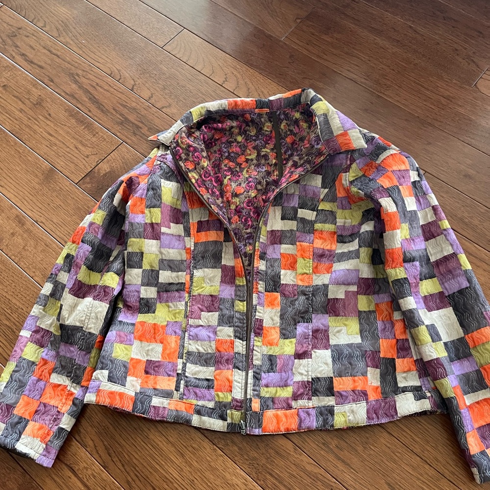 Ladies S/M art show original jacket. Like new. Reversible